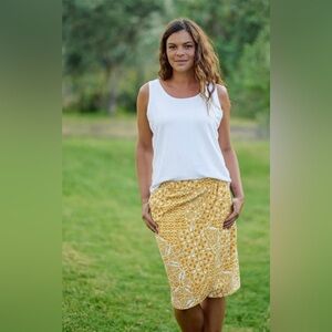 RIPSKIRT HAWAII BNWT Floral Skirt | M | Yellow | Free Tee